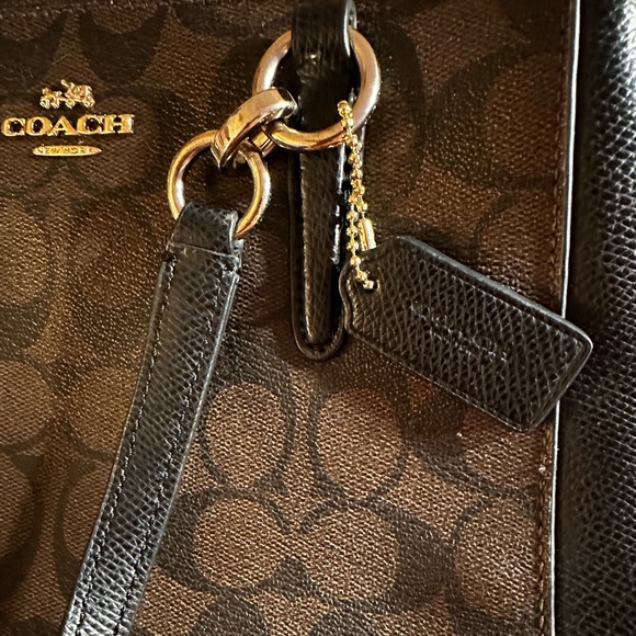 NWOT COACH BAG!! - Picture 2 of 6